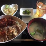 食事処どん呑 - 料理写真:♪よくばりステーキ丼¥788