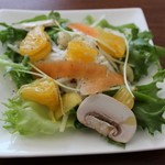 Kafe Maruberi - 有機野菜サラダ