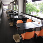 軽井沢虎杖 - テラス席で、ございます。