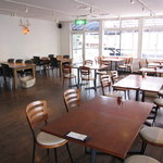 軽井沢虎杖 - 店内も、かなり広めで、ございます。