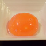 82720507 - 【自家製とりつくね（2本）＠500円】セットの卵黄