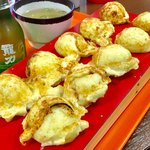 姫路 タコピィ - 「明石焼風 たこ焼き」(400円)。