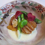 エルムガーデン - 北海道産あいなめのカリカリ焼き、そら豆とじゃがいもの重ね盛り