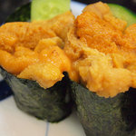 春駒 - こぼれんばかりのウニ　２貫３００円