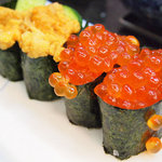 春駒 - こぼれんばかりのウニとイクラ！　２貫３００円