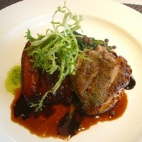 ピノ - メイン　2種類の豚肉料理