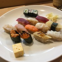 豊鮨 - 豊鮨　ランチにぎり　赤酢でお願いします。