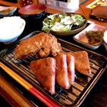 呑喰レトロ酒場コマネチ - ＊本日の日替わりランチ（ハムカツ&ザンギ定食）（¥780）