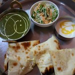 Jahangiru - チーズナンのAランチ
