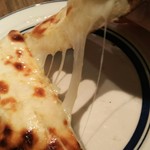 グルガオン - チーズクルチャのチーズがトロ～(*￣∇￣)ノ