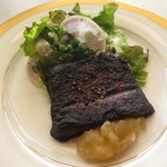 フチテイ ア ヴ - 「ブーダン・ノワール　豚血の温製テリーヌ」のアップ