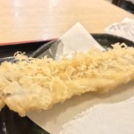 味奈登庵 - 穴子天ぷら♡  
      長さおよそ20cm、厚さも十分。
      オトーサン御満悦♡