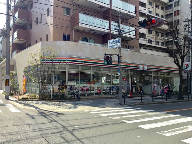 Seven Eleven Umeda sukaibiru mae ten - Osaka/Convenience store