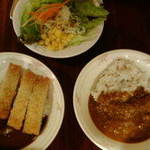 パルク - ビーフカレー（左）とキーマカレー