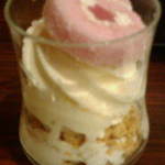 パルク - 上がソフトクリーム、下はヨーグルト