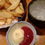 おぎ野 - フライドポテト。テレビでやってたがこのタイプが一番ローカロリーだげな。マヨネーズでプラマイゼロか(笑)