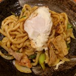 おぎ野 - 隠れメニューのカレー焼きうどん。至極な一品で〆