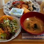 Taiheiyou Feri Kitakami Resutoran Gurobuna Hausu - サラダから(朝食)