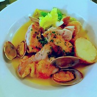 BISTRO FAVORI 代官山 - チキンとアサリ、春キャベツのブレゼ