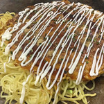 Okonomiyaki Katsu - イカ玉そば入り