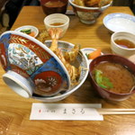 まさる - 大入江戸前天丼　蓋側が正面