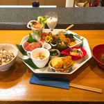 カジュアル和食と地酒しおさか - 