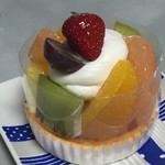イタガキ デザート キッチン - 2018年3月。フルーツミックスカップケーキ486円。