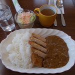 トリム喫茶 - カツカレー(サラダ スープ付 750円)