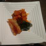 焼肉 大河 - キムチ盛合せ