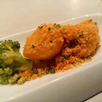 中国飯店 富麗華 - 椒塩鲳魚（マナガツオのスパイシー揚げ）