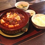 雪梅花 菜根譚 - 麻婆豆腐ランチ　1200円
            ご飯、卵スープ、ザーサイ付き