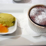 フレンチレストラン・プレジール - 温かいフォンダンショコラ、ピスタチオアイスクリーム添え＠Plaisir♪2008/10