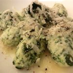 トラットリア 29 - 「ニューディー　裸のラビオリ!?バターとセージのソース」：リコッタチーズとほうれん草とセージ。穏やかなるスペクタクルを堪能できます♪