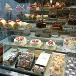 エル プランタン - ホールケーキもずらり