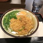 駅一食堂 とくやま - 天ぷらうどん玉子入り