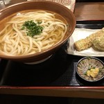 しんぺいうどん - かけ3玉と人気のちくわ天