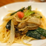 ラ･マンチーナ - 牡蠣と葉玉ねぎアンチョビソースのスパゲッティ