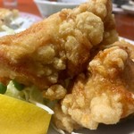 餃子の王将 - 焼きめしセットの鶏のから揚げ〜♪( ´▽｀)  かなり大きめサイズです…