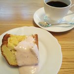 カフェ・チコ - 自家製ケーキ（イチゴのシフォンケーキセット）