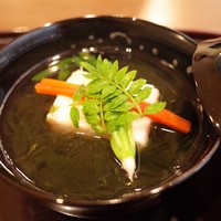 日本料理 子孫 - 海老と筍真薯のお椀