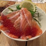 のぶちゃん - サーモン親子丼