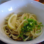 うどん百式 - 【2011.06.　初訪】　ぶっかけうどん（中）４３０円→２１５円