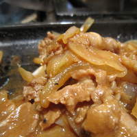 鉄板焼 東洋 - じゅうじゅう焼きの肉をＵＰ