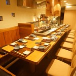 天ぷら専門 多から - 4～5名様で囲んでご利用いただけるお席がございます