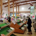 道の駅 おがわら湖 湖遊館 - お店内観；特産物販売. 奥にレストラン(ﾎﾟﾛﾄﾋﾟｱ)が有ります @2018/02/17