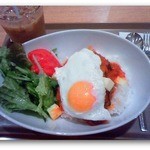 イタリアンロコモコとアイスカフェラテ