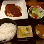 豊丸水産 - 【2018.3.22(木)】本日のワンコインランチ(デミグラスソースハンバーグ)500円