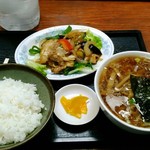 Tsubame - 日替わりランチ5番　豚ナス炒め、春巻、ライス、半ラーメン　税込750円