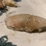 うを徳 - にぎり　明石鯛昆布〆