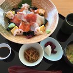 亀楽亭 - 海鮮ちらし丼　１５２０円　(2018/03)